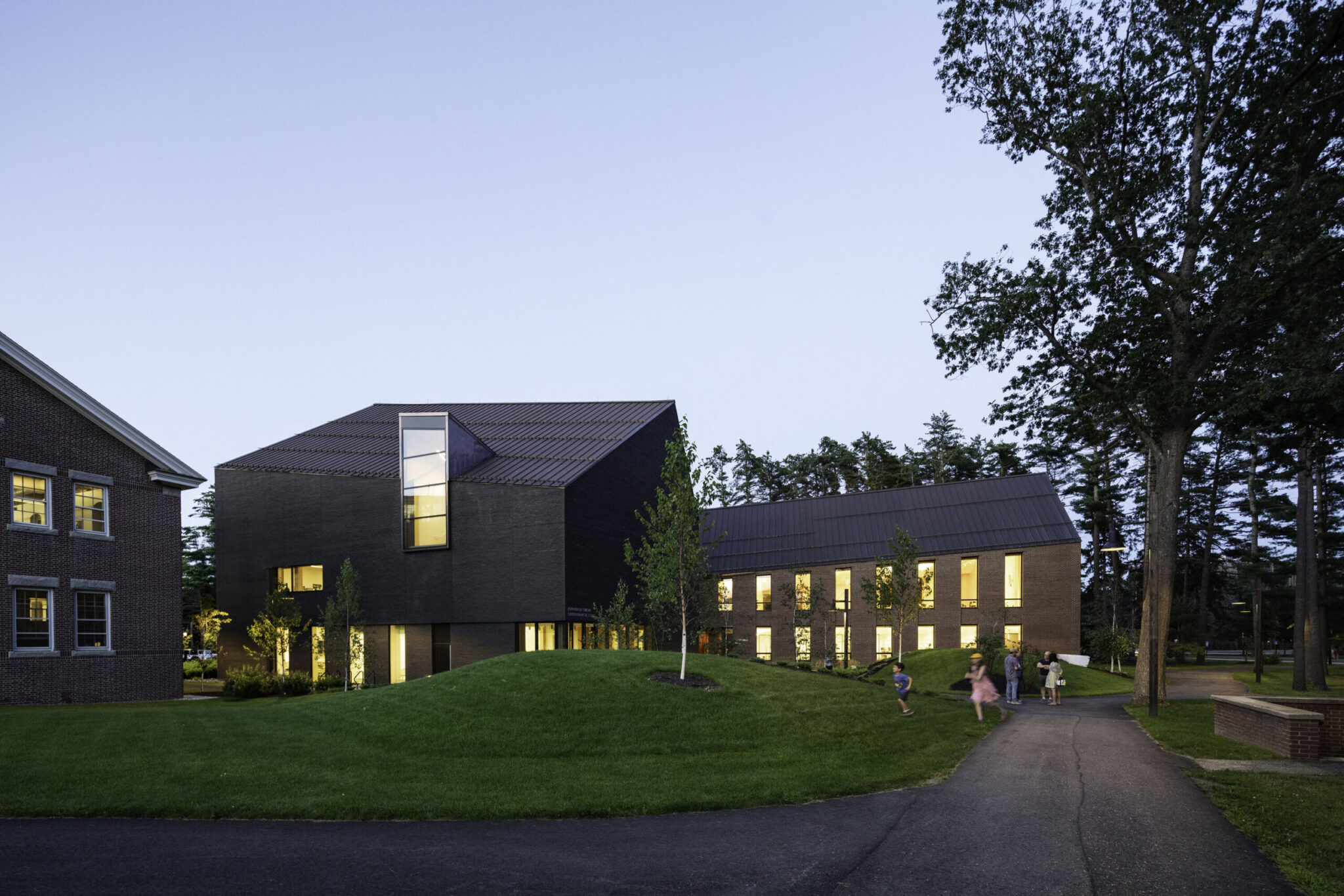 Bowdoin College’s Mass Timber Buildings Support Its Carbon-Neutral ...